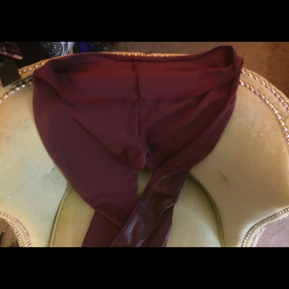 Guess Reptillian Aliyah Legging - Picture 4 of 5